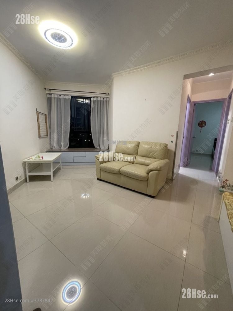 Park Royale Sell 2 Bedrooms , 1 Bathroom 489 ft²