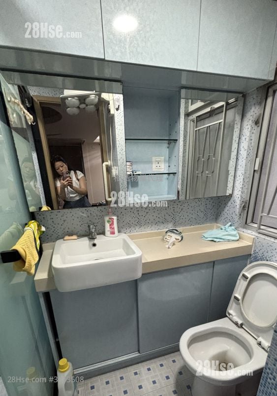 Po Lai Court Rental 2 Bedrooms , 1 Bathroom 457 ft²