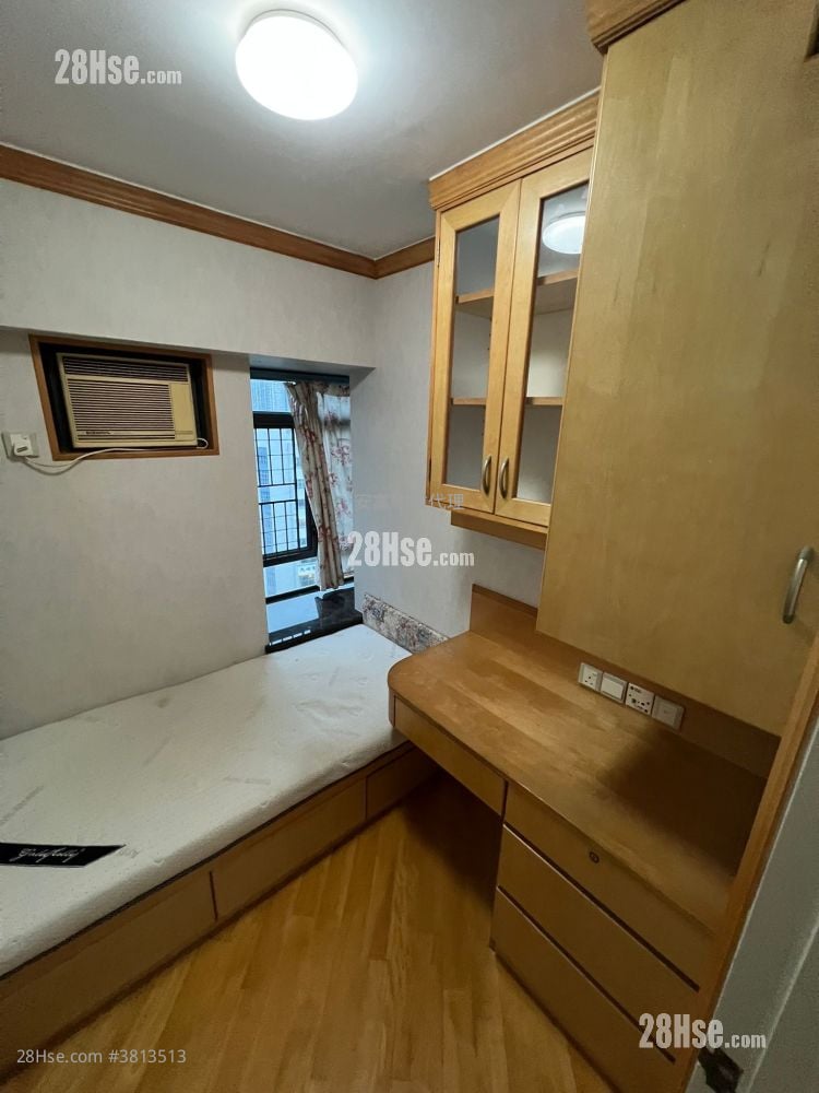 Lagoon Court Rental 3 Bedrooms , 1 Bathroom 598 ft²