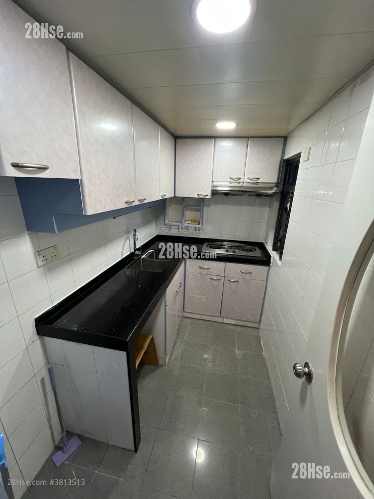 Lagoon Court Rental 3 Bedrooms , 1 Bathroom 598 ft²