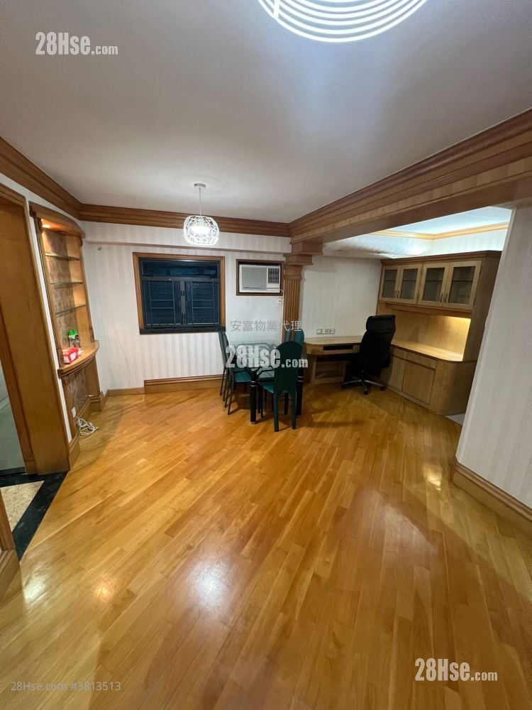 Lagoon Court Rental 3 Bedrooms , 1 Bathroom 598 ft²