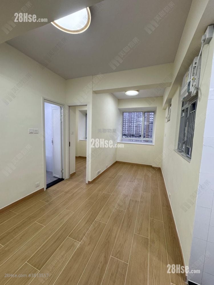 Lee Bo Building Sell 1 Bedroom , 1 Bathroom 266 ft²