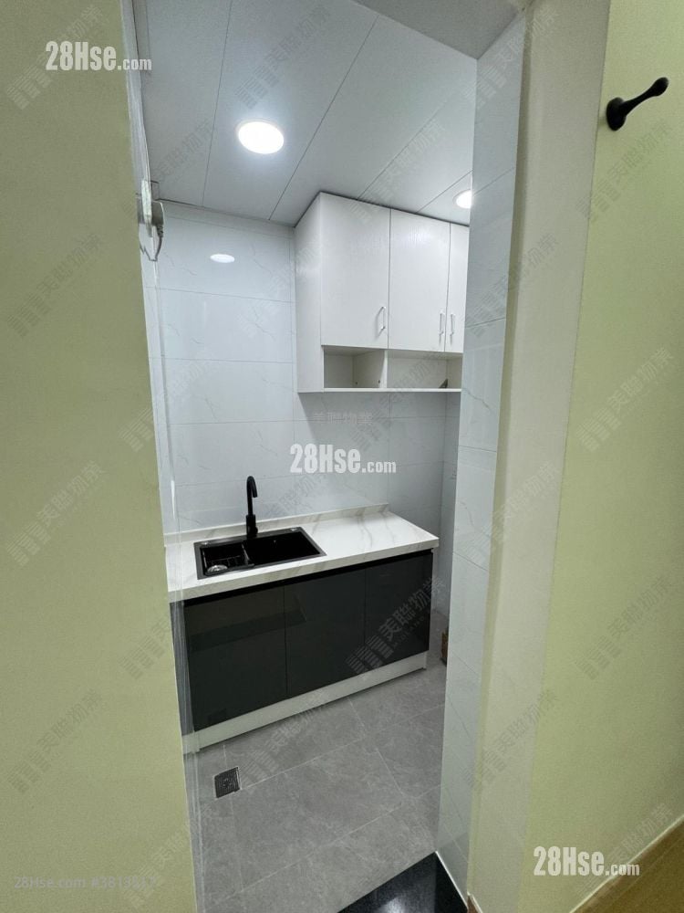 Lee Bo Building Sell 1 Bedroom , 1 Bathroom 266 ft²