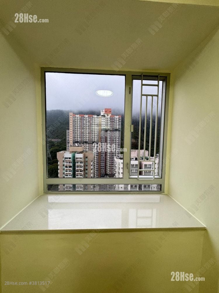 Lee Bo Building Sell 1 Bedroom , 1 Bathroom 266 ft²