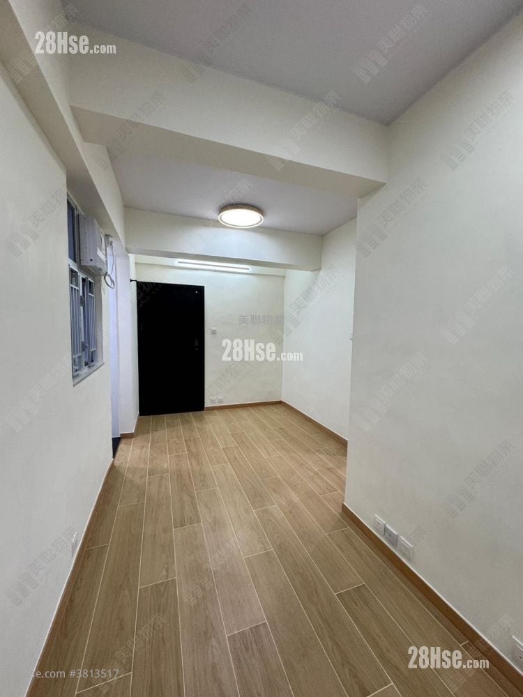 Lee Bo Building Sell 1 Bedroom , 1 Bathroom 266 ft²