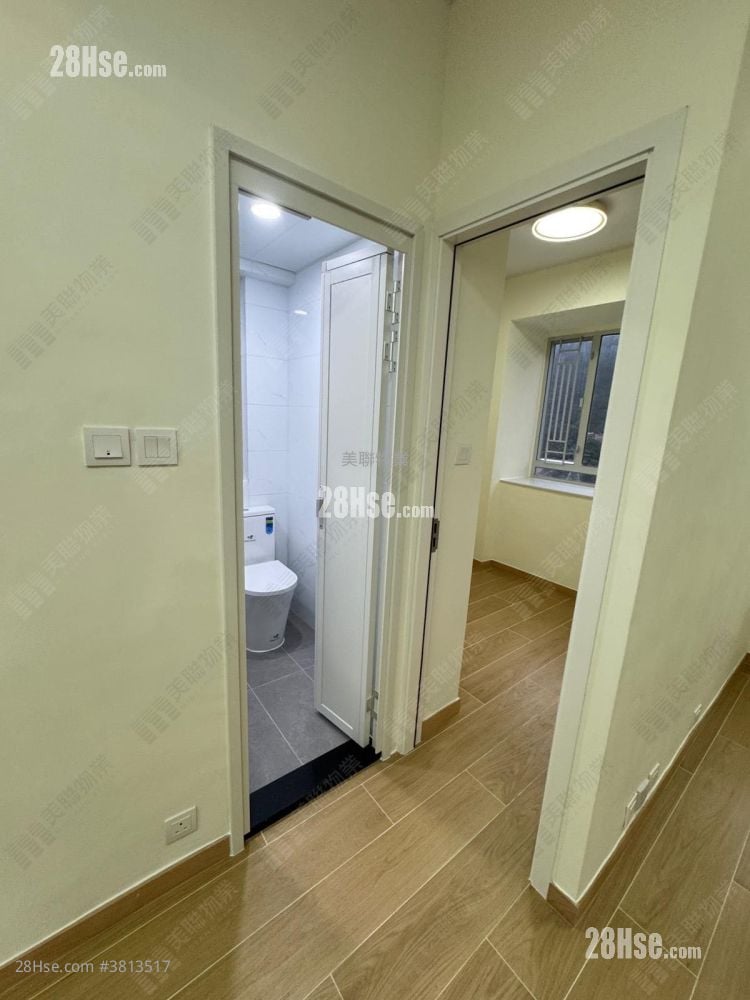 Lee Bo Building Sell 1 Bedroom , 1 Bathroom 266 ft²