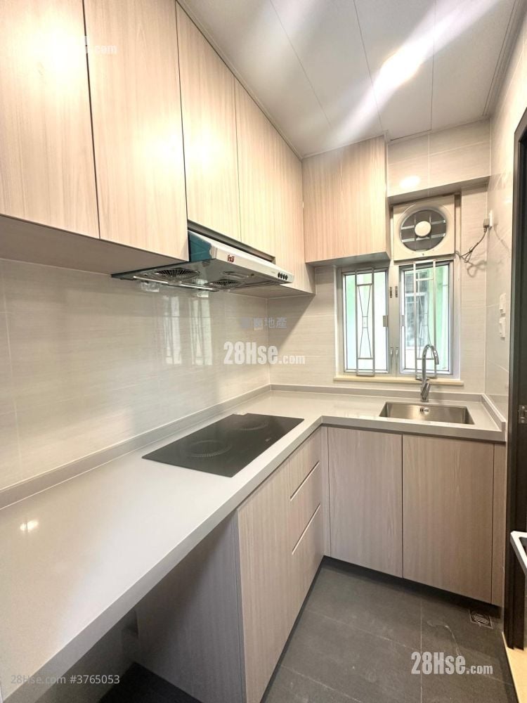 Appartment Rental 2 Bedrooms , 1 Bathroom 390 ft²