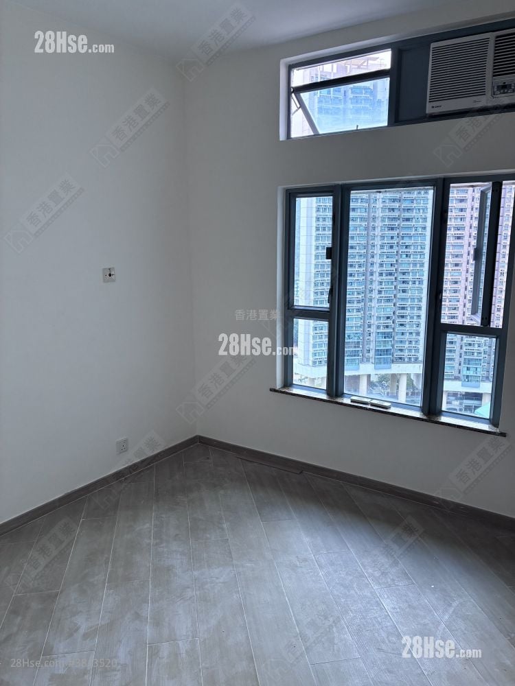 Tung Chung Crescent Sell 2 Bedrooms 592 ft²