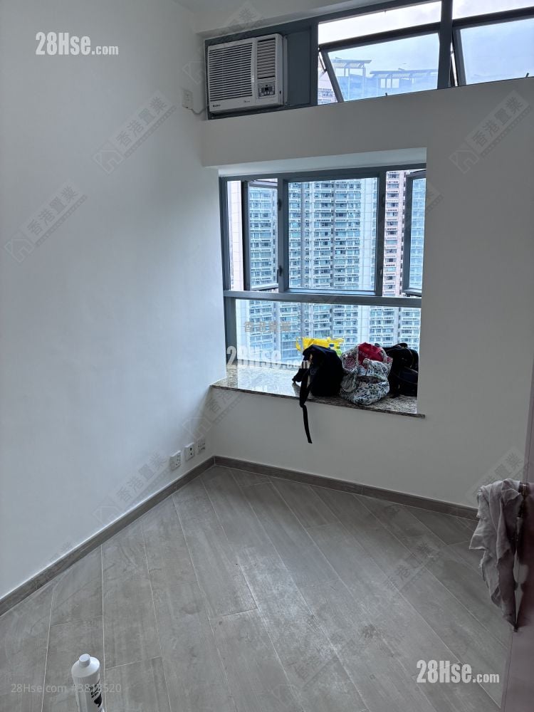 Tung Chung Crescent Sell 2 Bedrooms 592 ft²
