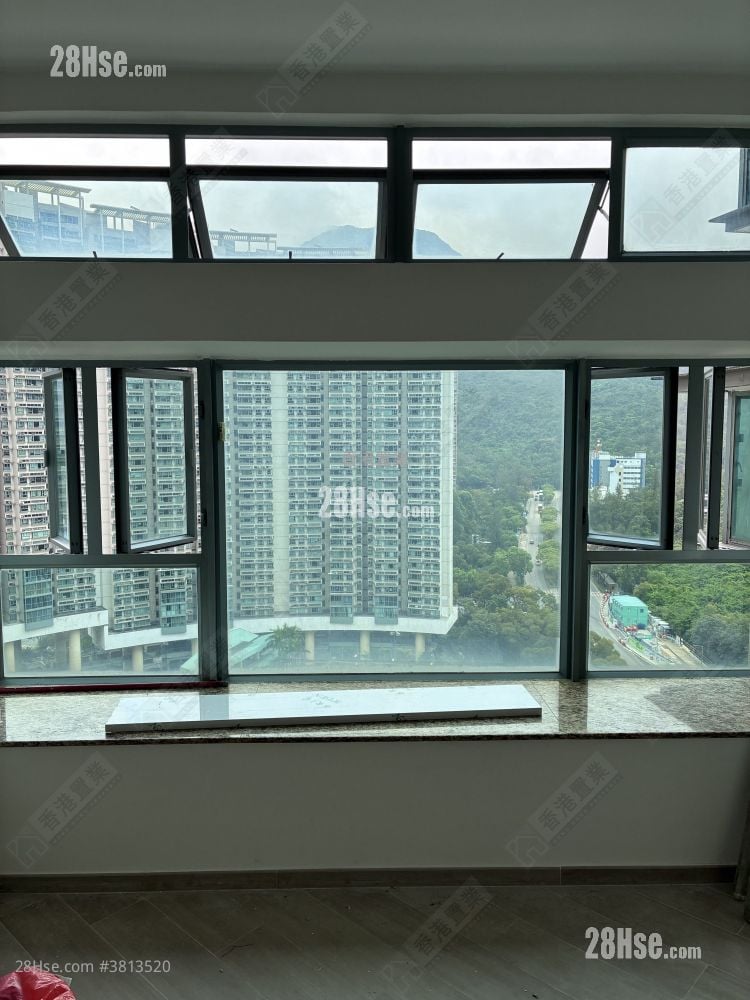 Tung Chung Crescent Sell 2 Bedrooms 592 ft²