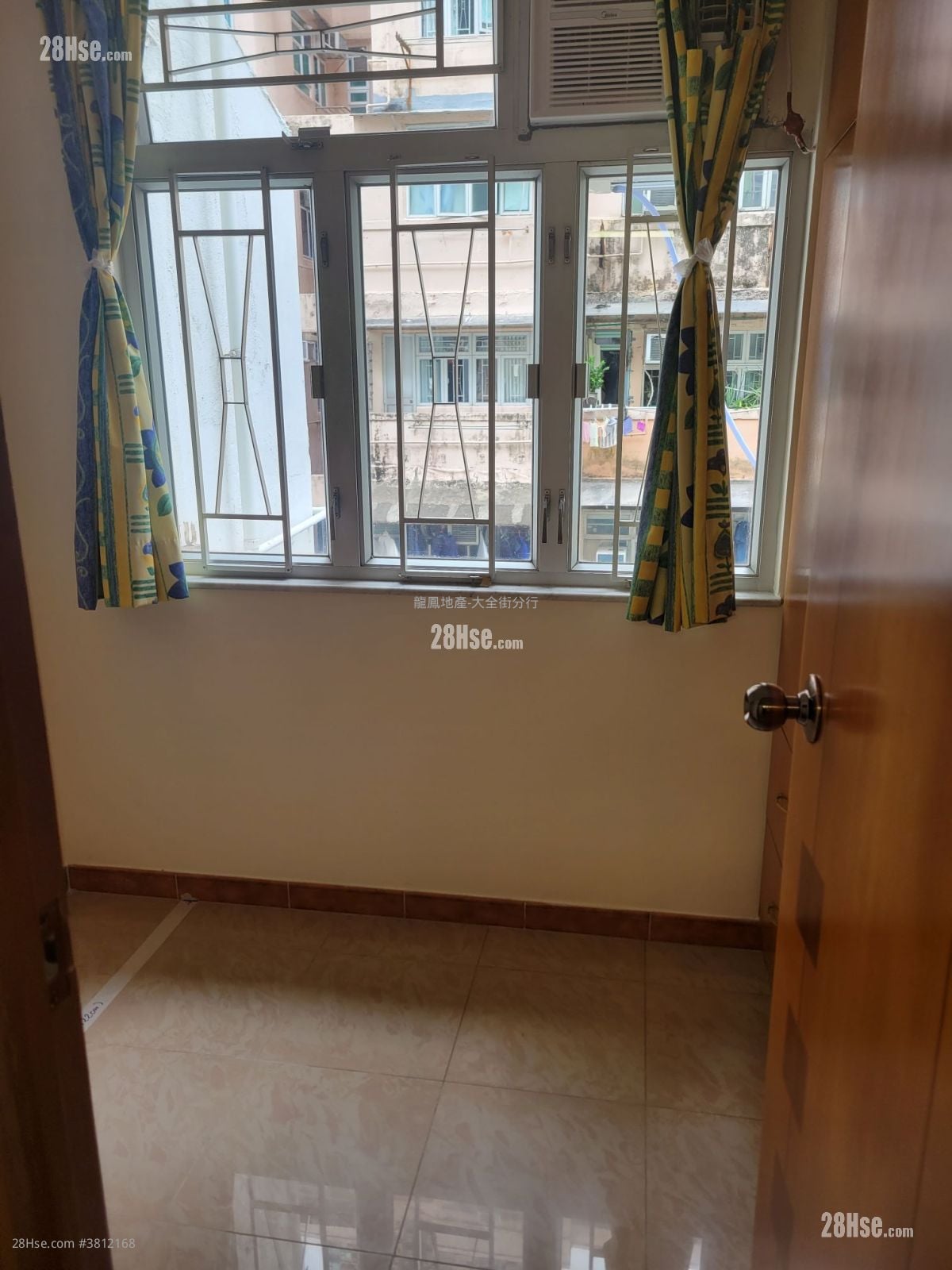 中坚楼 租盘 2 房 , 1 浴室 329 平方尺