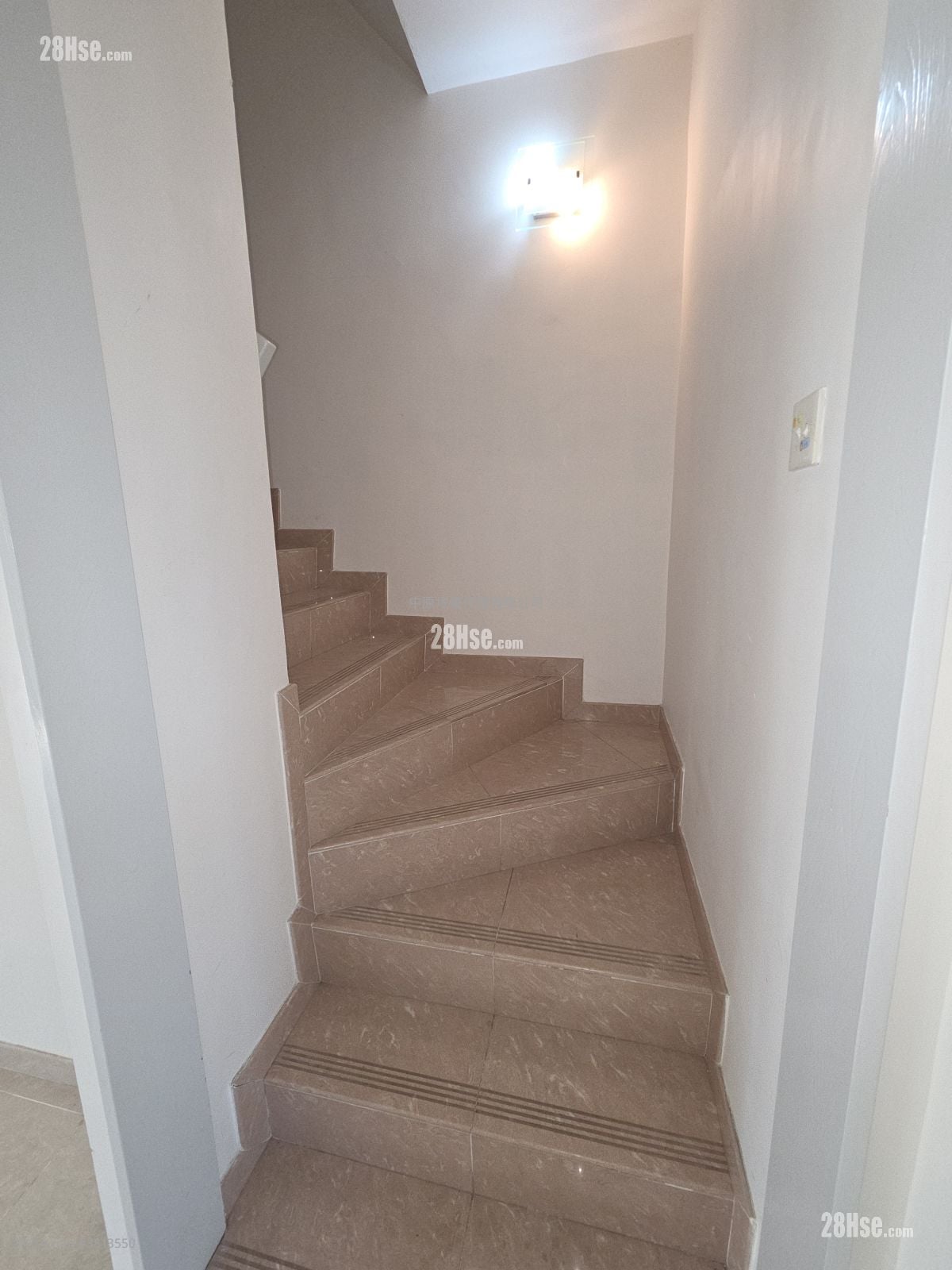 錦繡花園 租盤 3 房 , 2 浴室 848 平方呎