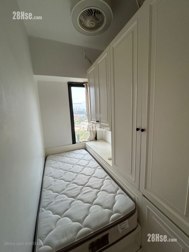 Twin Regency Sell 2 Bedrooms , 1 Bathroom 454 ft²