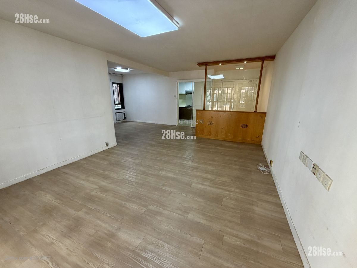 碧华花园 售盘 3 房 , 3 浴室 1,211 平方尺