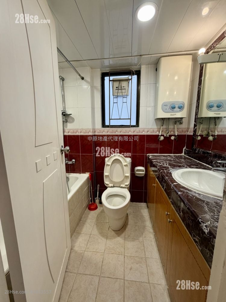 碧华花园 售盘 3 房 , 3 浴室 1,211 平方尺