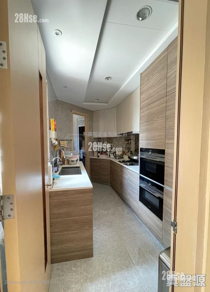 山水盈 售盘 3 房 877 平方尺