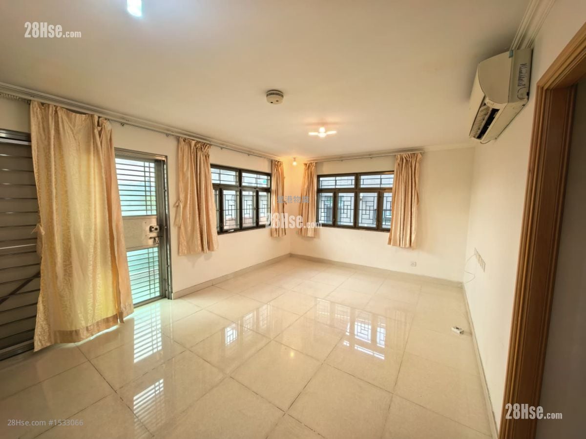 Village Rental 3 Bedrooms , 1 Bathroom 680 ft²