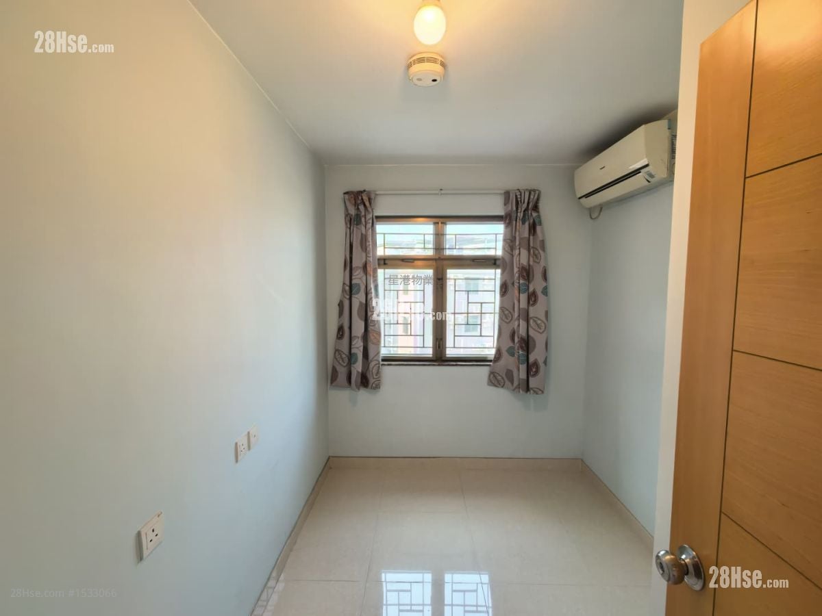 Village Rental 3 Bedrooms , 1 Bathroom 680 ft²