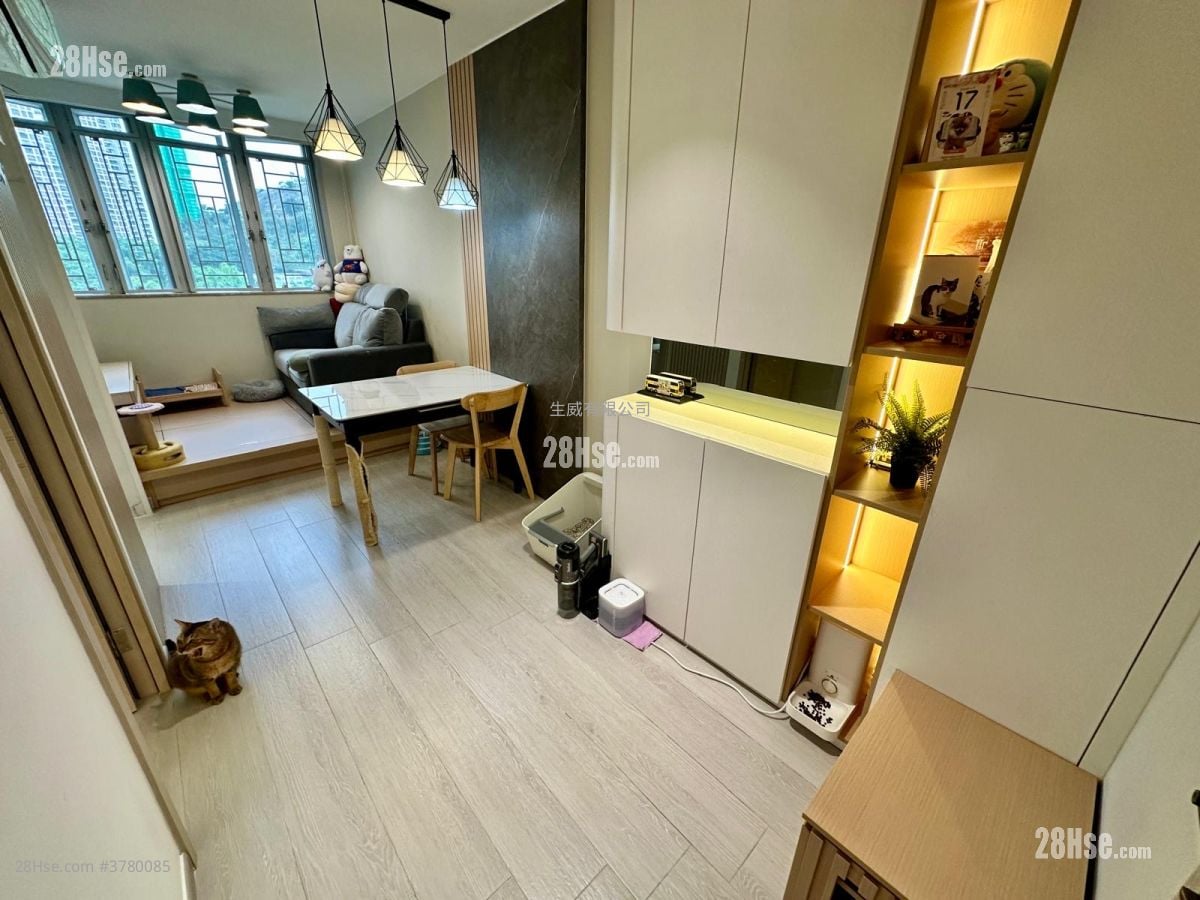 Yuk Wo Court Sell 1 Bedroom , 1 Bathroom 295 ft²