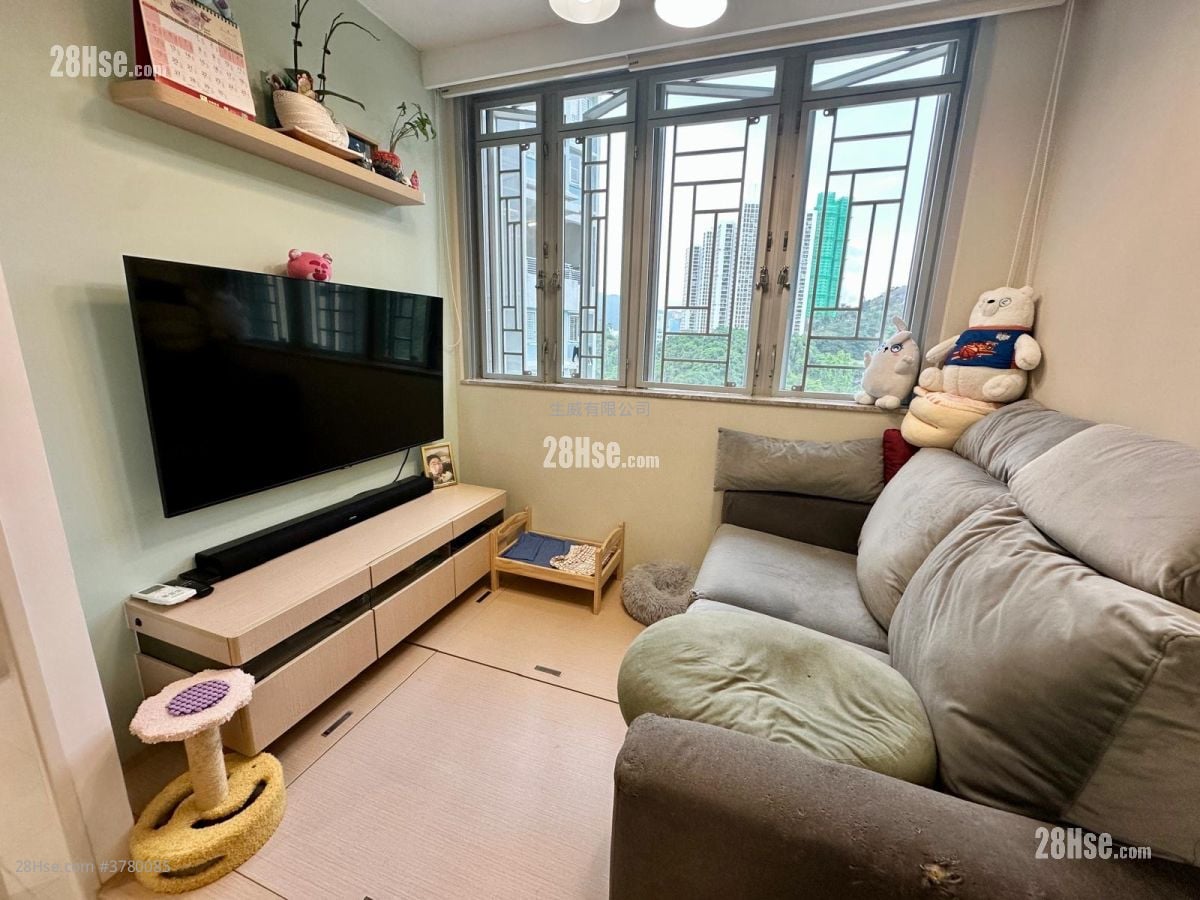 Yuk Wo Court Sell 1 Bedroom , 1 Bathroom 295 ft²