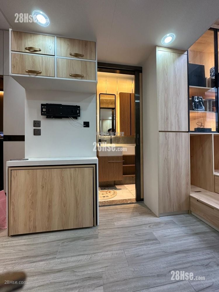 The Vantage Rental Studio , 1 Bathroom 189 ft²