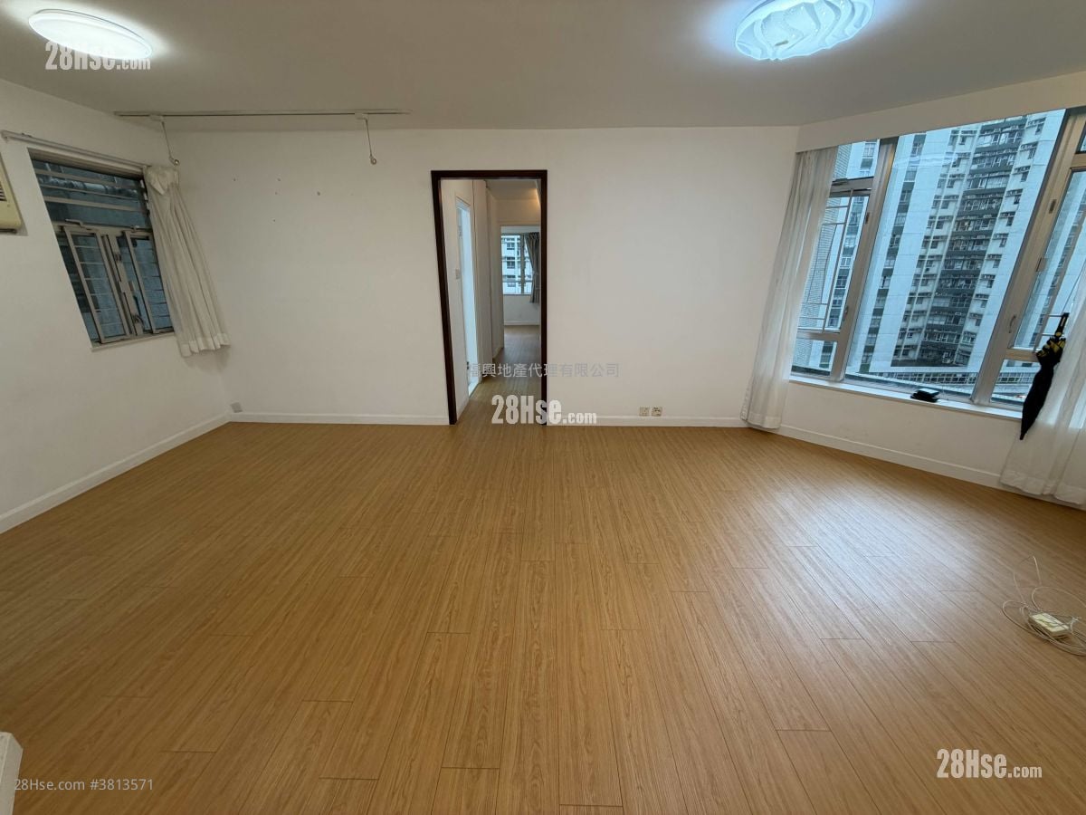 Whampoa Garden Sell 3 Bedrooms , 2 Bathrooms 732 ft²
