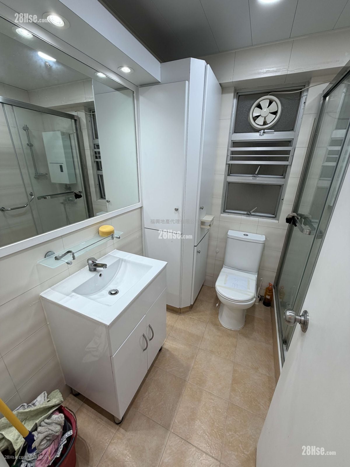 Whampoa Garden Sell 3 Bedrooms , 2 Bathrooms 732 ft²