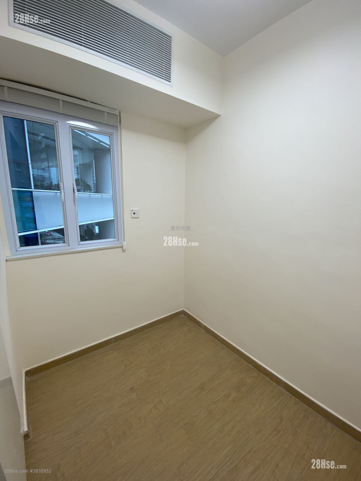 文熙大廈 售盤 1 房 , 1 浴室 336 平方呎