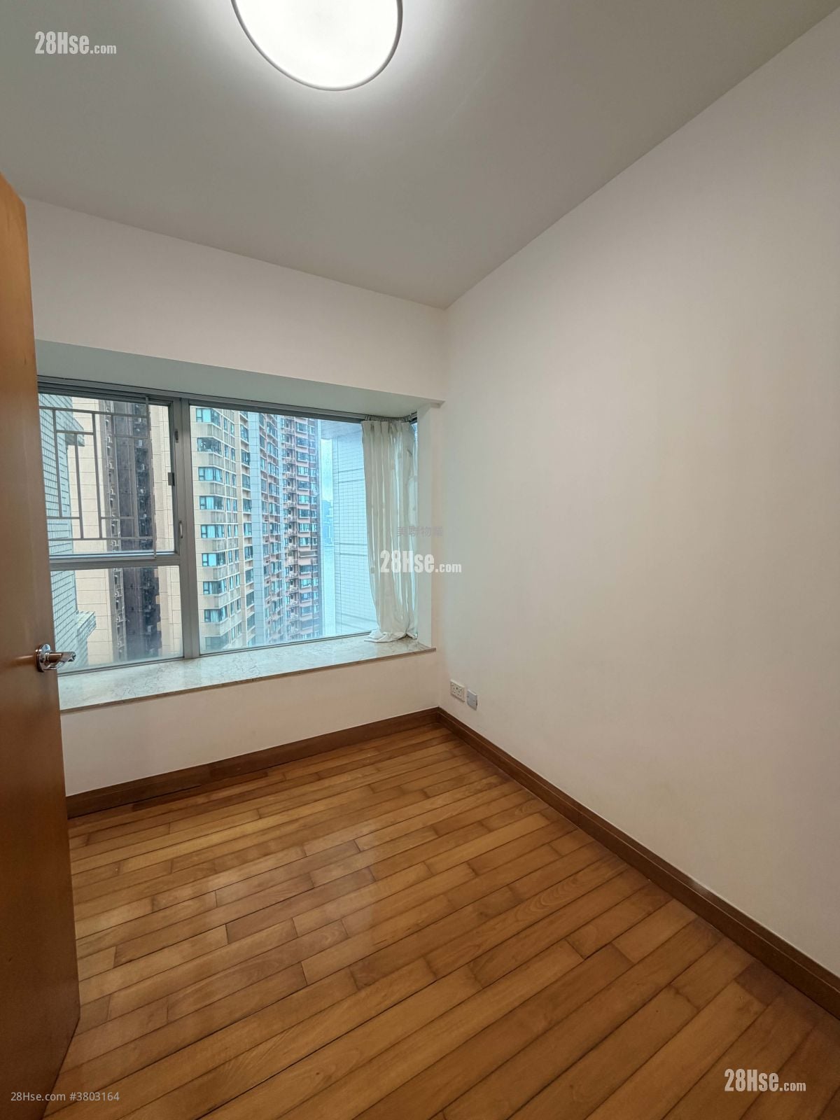 睡房 1: 漾日居 售盘 3 房 , 2 浴室 794 平方尺