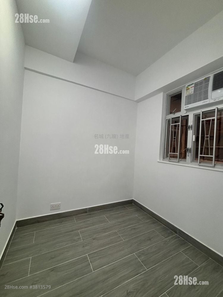 Peony House Sell 3 Bedrooms , 1 Bathroom 395 ft²