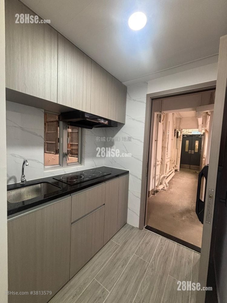 Peony House Sell 3 Bedrooms , 1 Bathroom 395 ft²