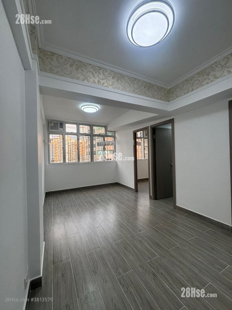 Peony House Sell 3 Bedrooms , 1 Bathroom 395 ft²