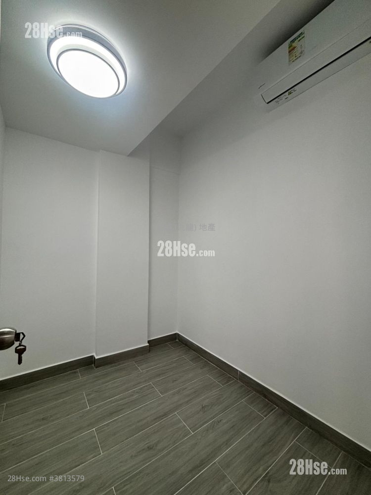 Peony House Sell 3 Bedrooms , 1 Bathroom 395 ft²