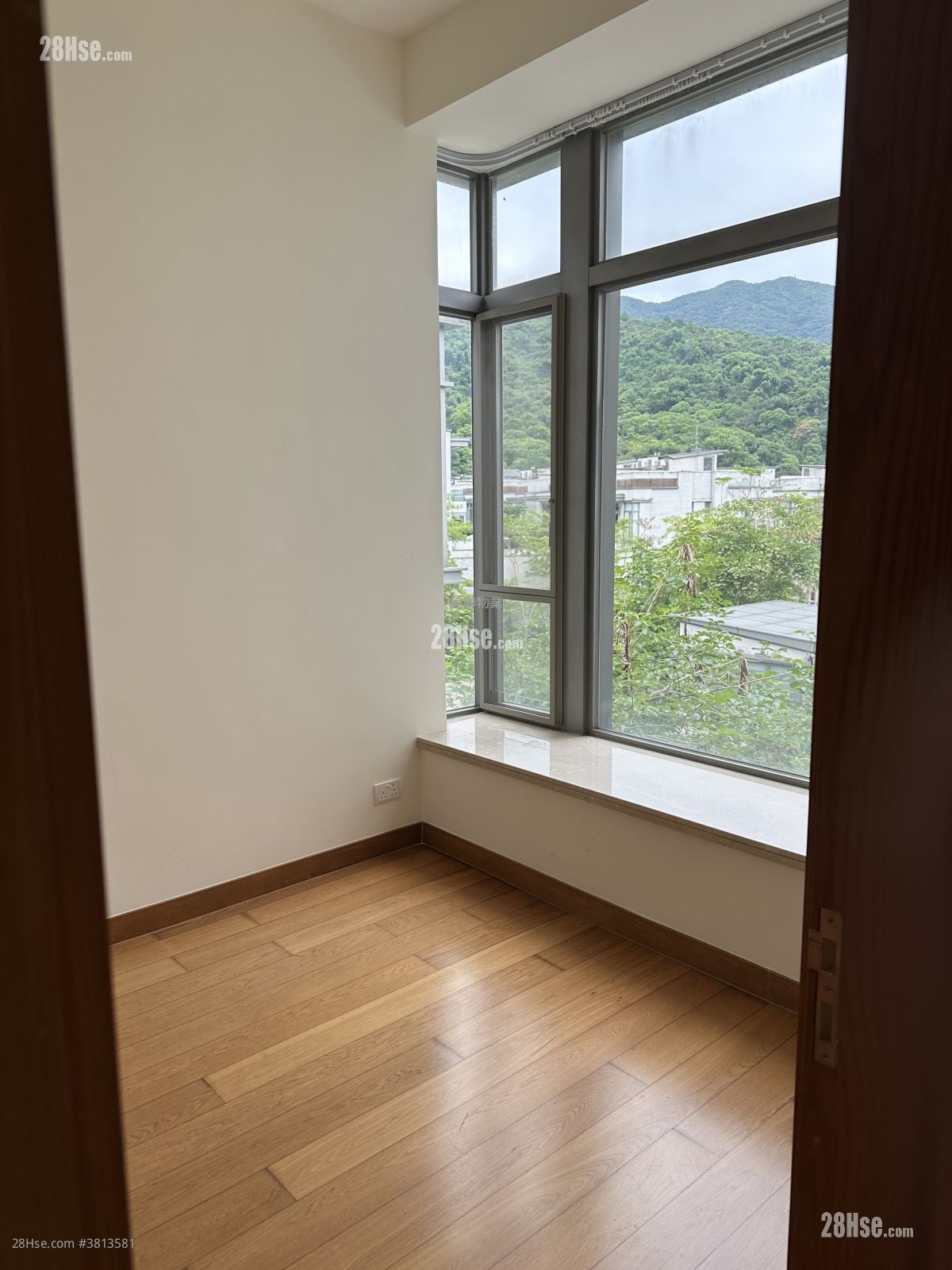 歌赋岭 租盘 1,315 平方尺