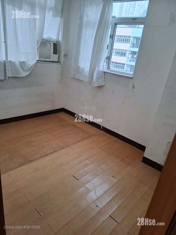 Lucky Building Sell 4 Bedrooms , 1 Bathroom 760 ft²