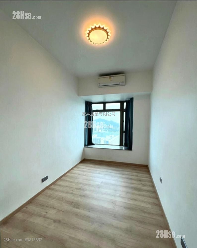 Royal Peninsula Sell 4 Bedrooms , 2 Bathrooms 1,043 ft²