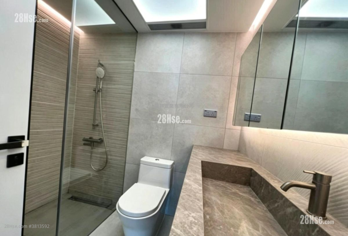 Royal Peninsula Sell 4 Bedrooms , 2 Bathrooms 1,043 ft²