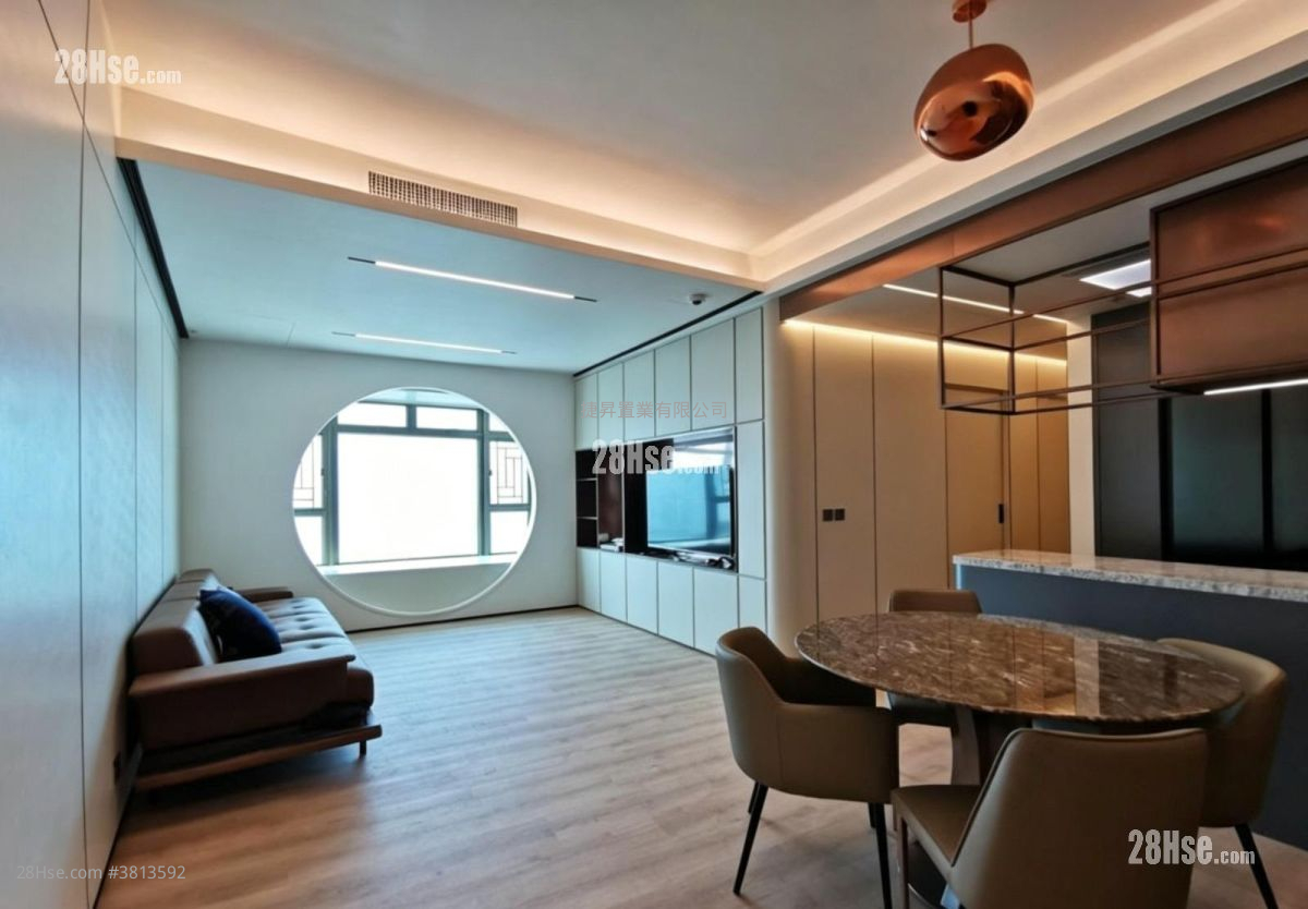 Royal Peninsula Sell 4 Bedrooms , 2 Bathrooms 1,043 ft²