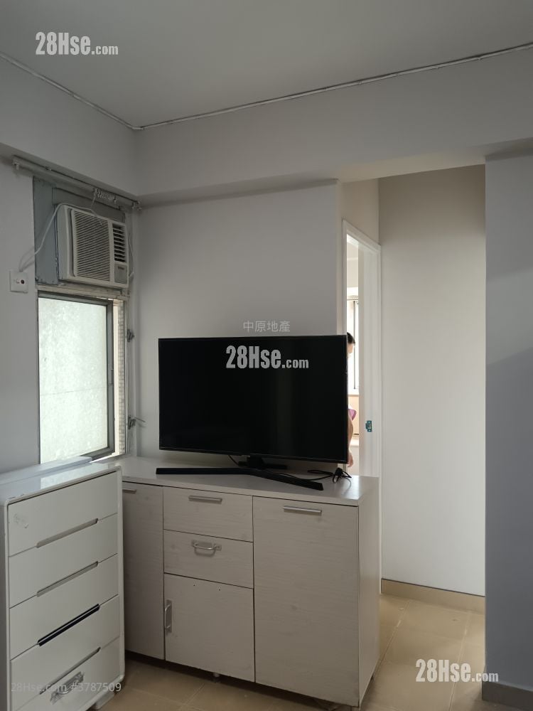 金狮花园 租盘 2 房 , 1 浴室 266 平方尺