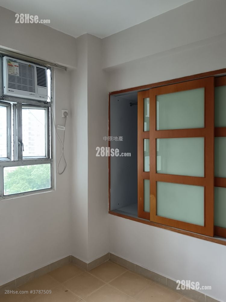 金狮花园 租盘 2 房 , 1 浴室 266 平方尺