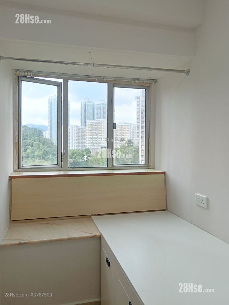 金狮花园 租盘 2 房 , 1 浴室 266 平方尺