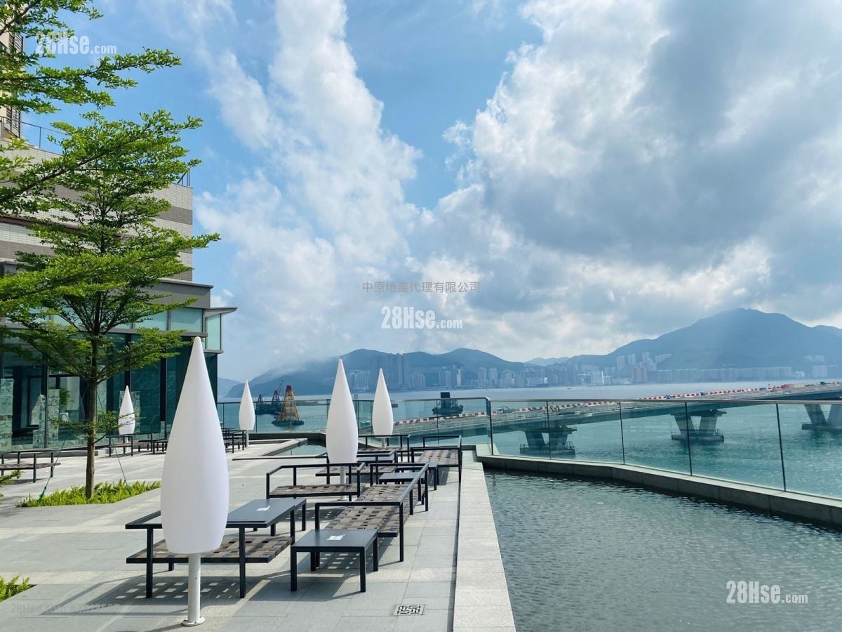 Sea To Sky Sell 2 Bedrooms , 1 Bathroom 465 ft²