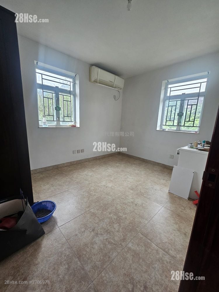 Village Rental 3 Bedrooms , 1 Bathroom 700 ft²