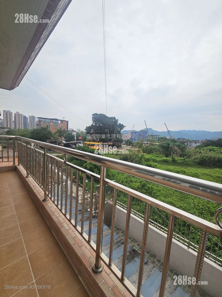 Village Rental 3 Bedrooms , 1 Bathroom 700 ft²