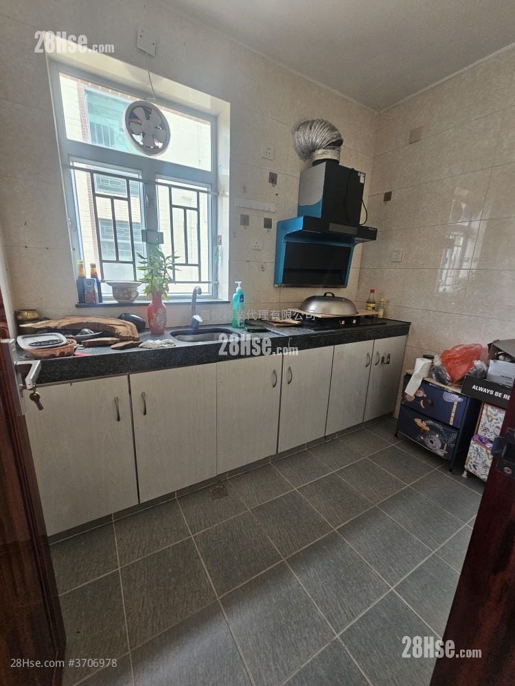 Village Rental 3 Bedrooms , 1 Bathroom 700 ft²