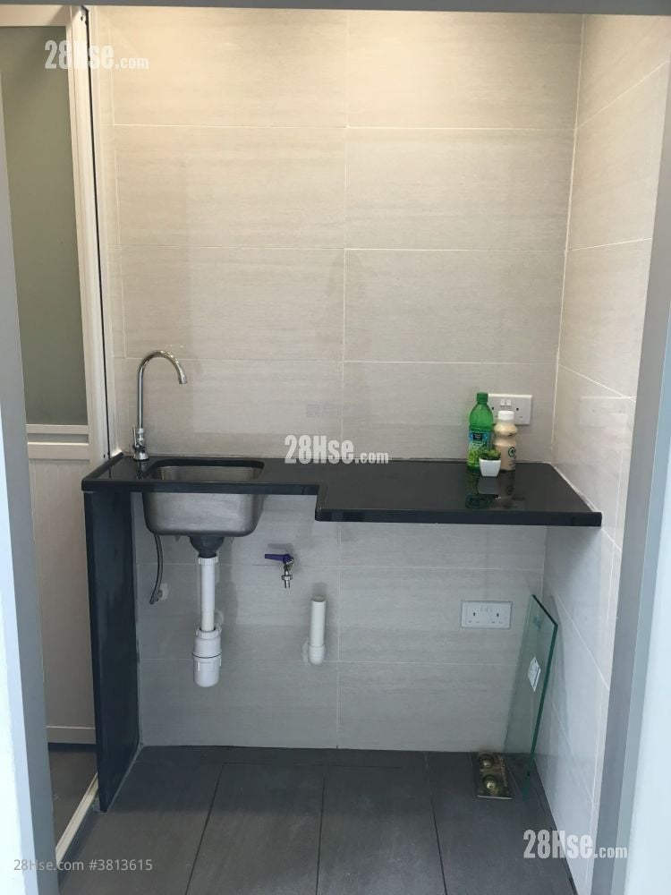 Chi Cheong Building Rental 141 ft²