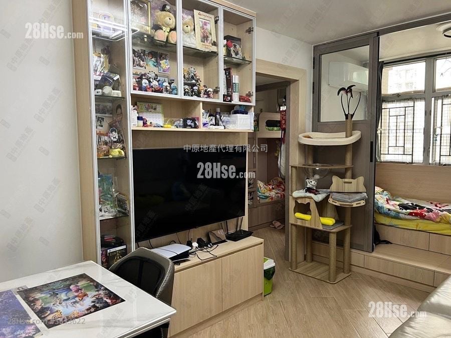 Kam Tai Court Sell 2 Bedrooms 506 ft²