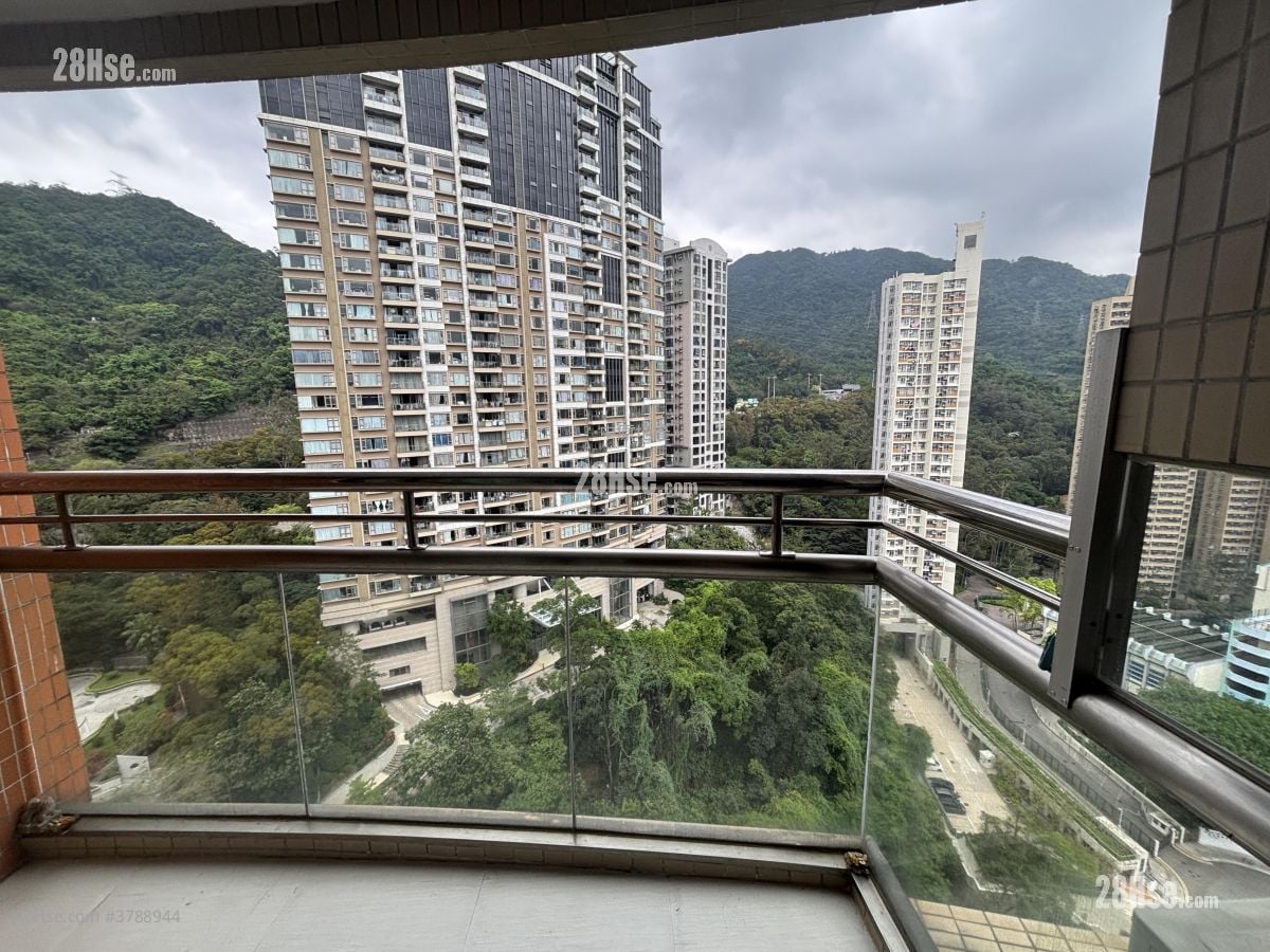 Parc Royale Sell 4 Bedrooms , 2 Bathrooms 1,241 ft²