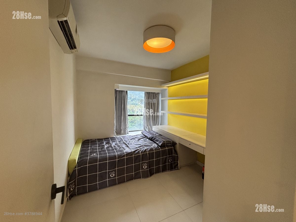 Parc Royale Sell 4 Bedrooms , 2 Bathrooms 1,241 ft²