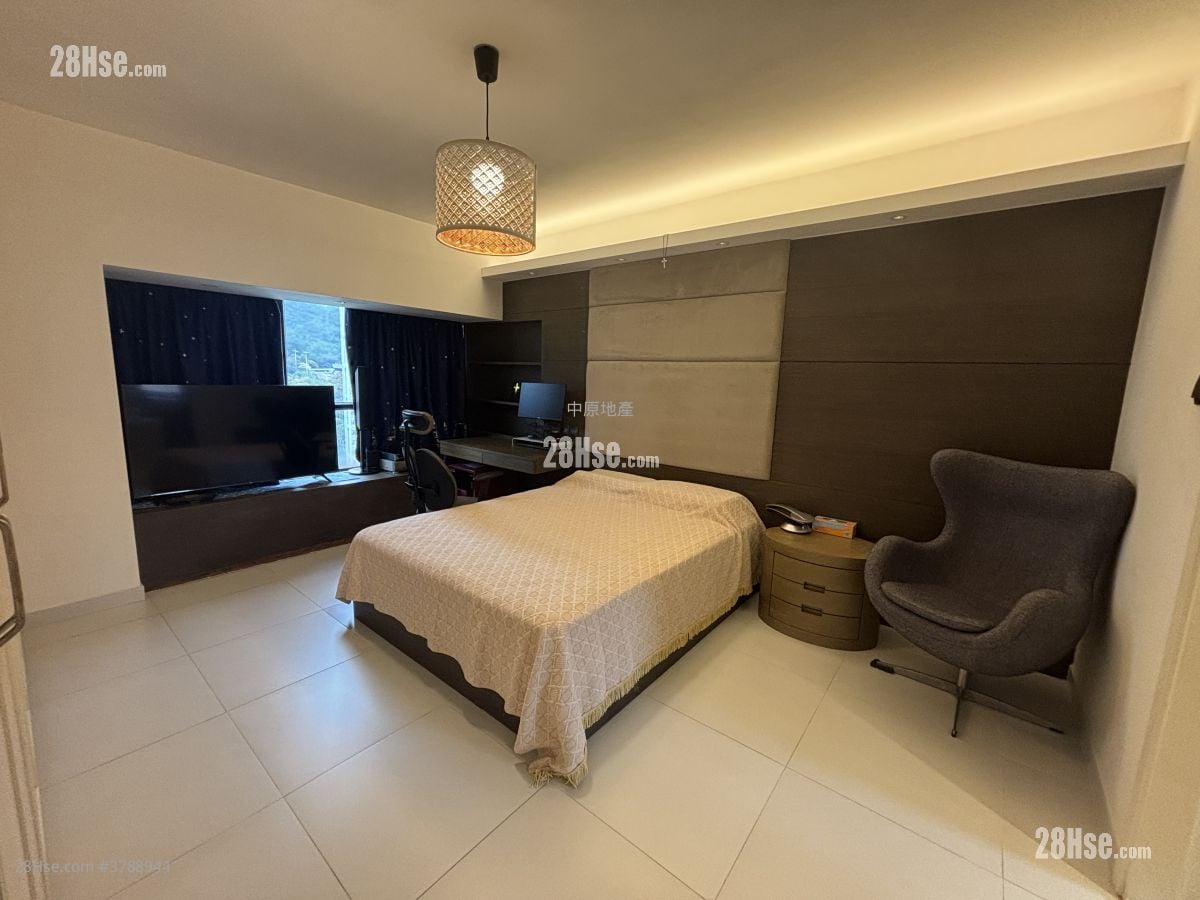 Parc Royale Sell 4 Bedrooms , 2 Bathrooms 1,241 ft²